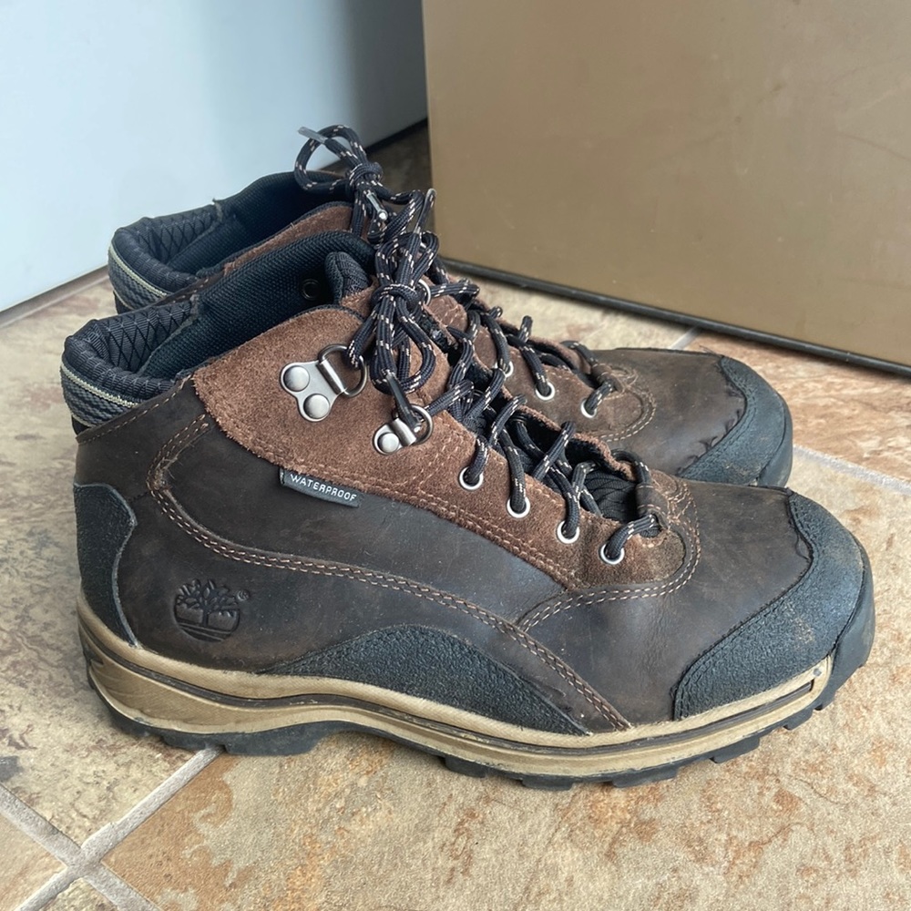 TimberlandโPawtuckawayย Boyโs Waterproof Brown Leather Winter Boots Kids size 5.5